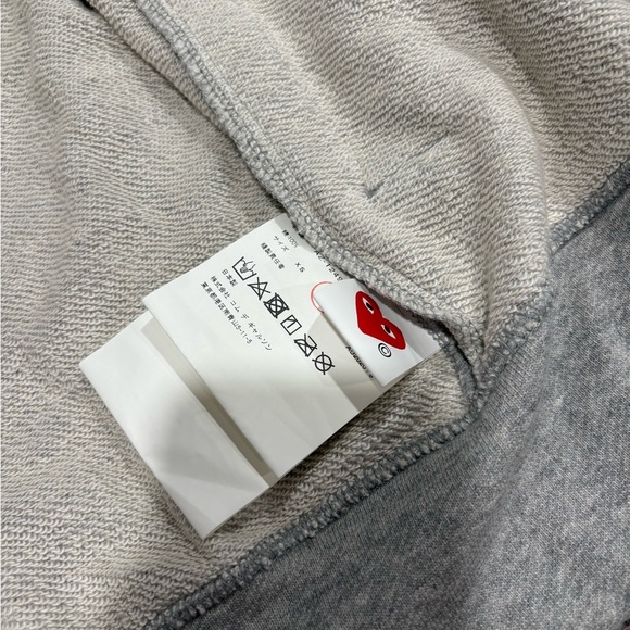 Comme des Garcons PLAY Gray Sweater with Red Hearts - Picture 5 of 7